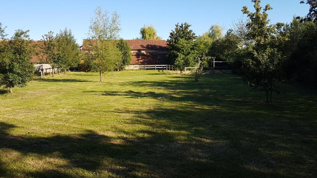 Bed and Breakfast Le Petit Moulin Saint-Hilaire  Экстерьер фото