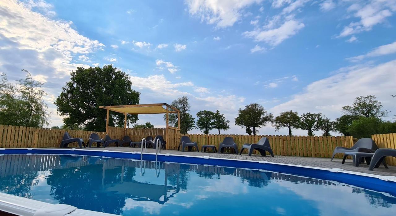 Bed and Breakfast Le Petit Moulin Saint-Hilaire  Экстерьер фото