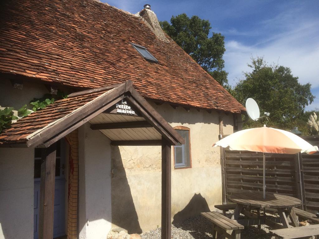 Bed and Breakfast Le Petit Moulin Saint-Hilaire  Экстерьер фото